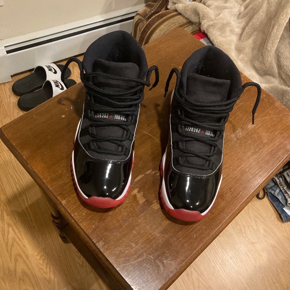 Air Jordan 11 Breds main image 11